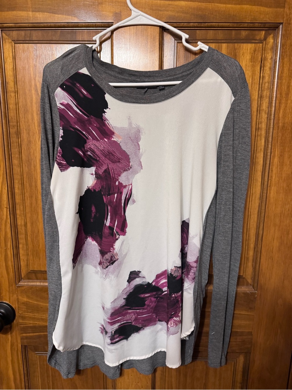 Women’s Apt 9 Long Sleeve Pullover Top - Gray with Plum Brushstroke Print